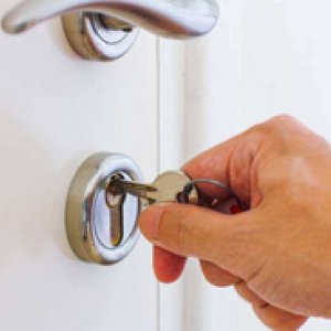 横店老张开锁实行开锁登记制度，保障顾客利益